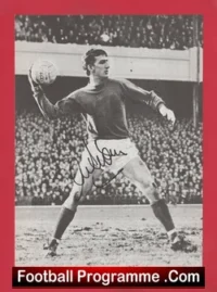 Manchester United Alex Stepney Signed Goalkeeper Picture