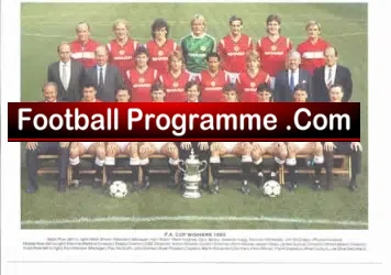 Manchester United Squad Photograph Autographed Signed 1980's