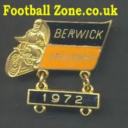 Berwick Speedway Badge 1972 + Year Bar