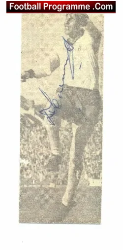 Crystal Palace Donald Townsend Autograph 1960's - football programme