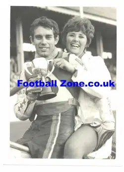 Ivan Mauger Old Speedway Photograph - Press - Cup - Girl