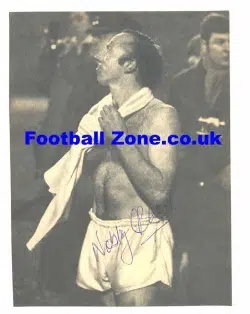 Manchester United Nobby Stiles Autograph Picture