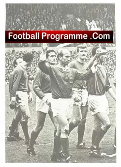 Manchester United Alex Stepney Signed Picture - football memorabilia