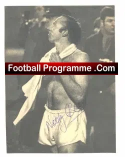 Manchester United Nobby Stiles Autograph Picture