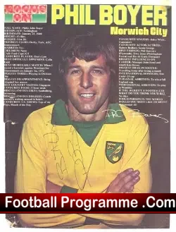 Norwich City Phil Boyer Autograph Picture - football memorabilia