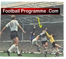 Tottenham Spurs Bobby Smith Autographed Signed Picture