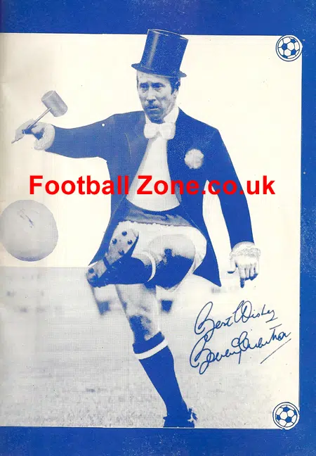 Oslo Ballklubb v Bobby Charlton International XI 1976