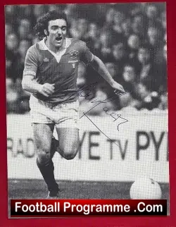 Manchester United Lou Macari Autographed Magazine Picture