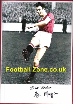 Manchester United Ken Morgans Signed Picture - Busby Babe