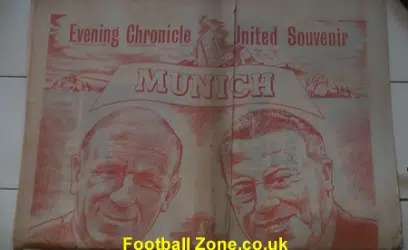 Manchester Evening Chronicle 1958 Munich to Wembley Souvenir