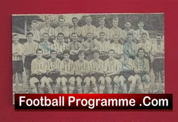 Southampton Multi Autographed Team Picture 1950's - football memorabilia