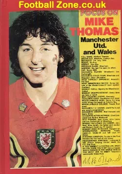 Manchester United Mickey Thomas Autographed Picture