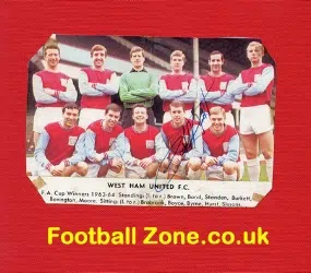 West Ham United Geoff Hurst Signed Team Picture