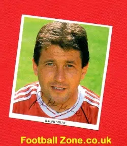 Manchester United Ralph Milne Autograph Picture