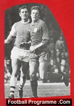 Leicester City Bobby Roberts Autograph Picture - football memorabilia