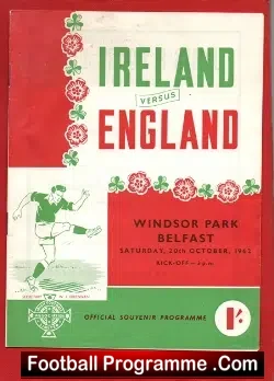 Northern Ireland v England 1962 - Belfast - + Bobby Moore - football programme