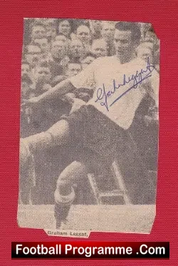 Fulham Graham Leggat Autograph Picture - football memorabilia