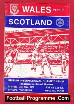 Wales v Scotland 1973 - Autograph Terry Yorath - football programme