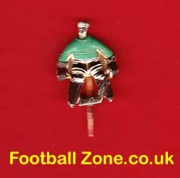 Ice Hockey Pin Badge Keeper Goalie 1960s