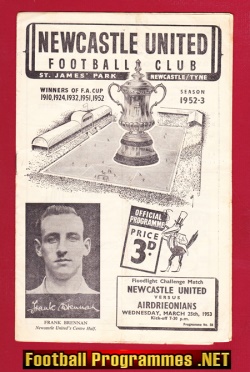 Newcastle United v Airdrieonians Aidrie 1953 - To clear