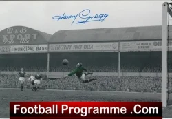 Manchester United Harry Greg Signed Autograph Busby Babes Photo - football memorabilia