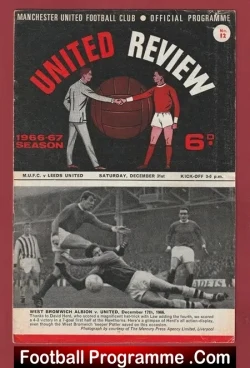 Manchester United v Leeds United 1966 - Man Utd - football programme