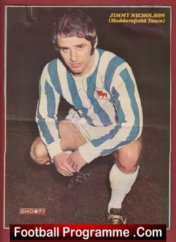 Huddersfield Town Jimmy Nicholson Signed Picture 1970s - football memorabilia