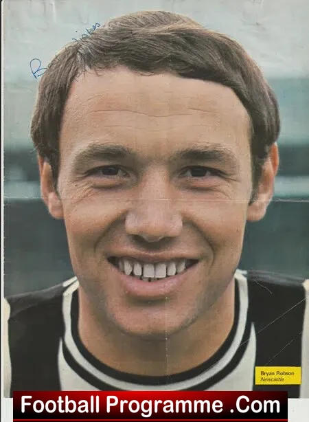 Newcastle United Bryan Robson Autograph Picture 1970s SIGNED