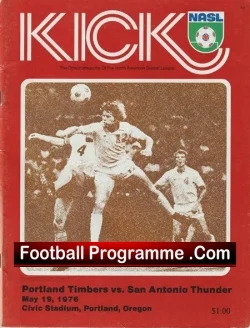 Portland Timbers v San Antonio Thinder 1976 - + Bobby Moore USA - football programme