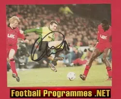 Manchester United Eric Cantona Autographed Picture 1990s
