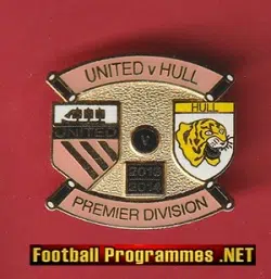Manchester United v Hull City 2013/14 Metal Football Badge