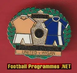 Manchester United v Wigan Athletic 2010/11 Metal Football Badge