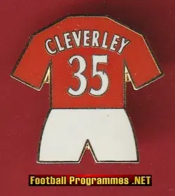 Manchester United Metal Football Badge - Tom Cleverley