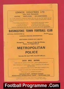 Basingstoke Town v Metropolitan Police 1974 - Met Police - football programme