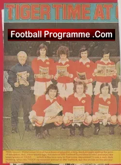 Manchester United Football Club Multi Autographed SIGNED 1973/74 - football programme