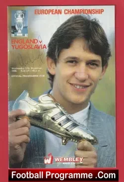 England v Yugoslavia 1986 - Multi Autographed SIGNED - football programme