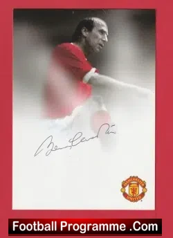 Manchester United Bobby Charlton Autograph SIGNED Picture - football memorabilia