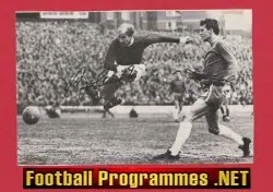 Manchester United Bobby Charlton Autograph SIGNED Picture 1970s