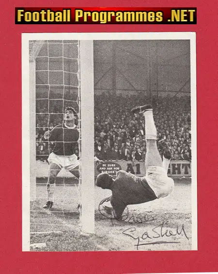 Manchester United David Gaskell Autograph SIGNED Ex Goalie 1960s