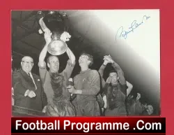 Manchester United Bobby Charlton Signed Picture Postcard - football memorabilia