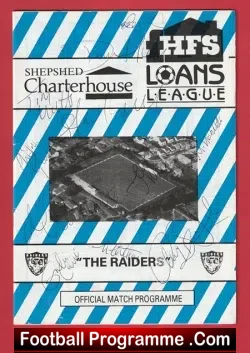 Shepshed Charterhouse v Caernarfon Town 1990 - Multi SIGNED - football programme