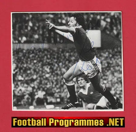 Manchester United Mickey Thomas Autograph Picture Card Man Utd