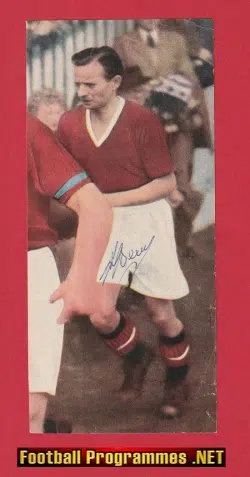 Manchester United Johnny Berry Autograph Picture Busby Babes