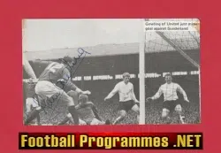 Manchester United Alan Gowling Autograph Picture Man Utd