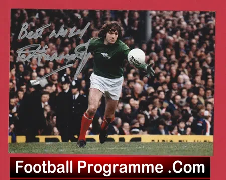 Tottenham Hotspur Pat Jennings Autograph Signed Picture Photo