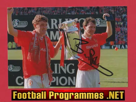 Manchester United Bryan Robson Autographed Signed Man Utd 90s