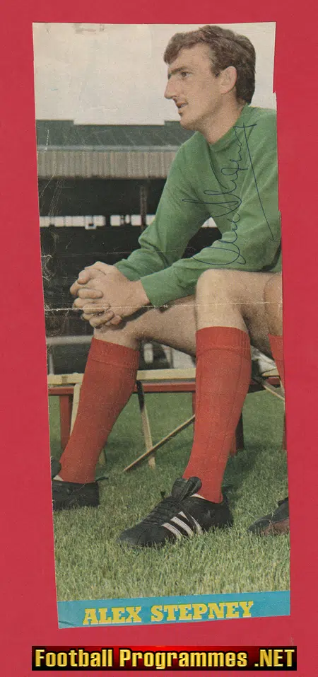 Manchester United Alex Stepney Autograph Signed Man Utd 70s